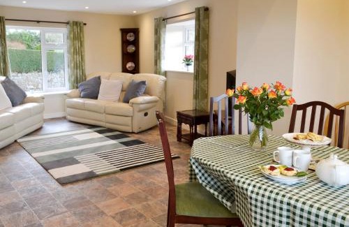 Liverton Casa | Hay Rick - Ukc2401