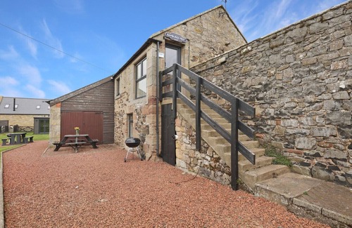 Bamburgh Casa | Hayloft Cottage - North East Escapes