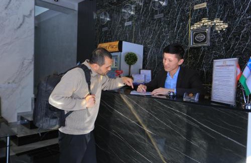Tashkent Hotel | Hayot Plaza Hotel Yotoqxonasi
