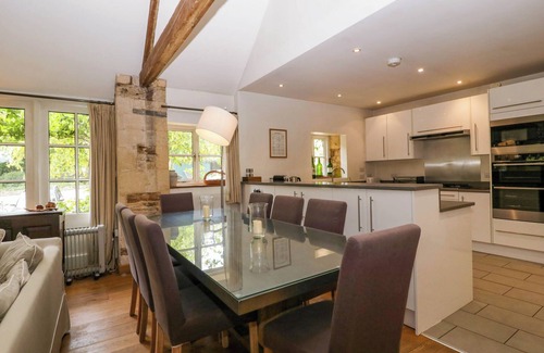Brimpsfield Cabaña | Hazel Manor Wing