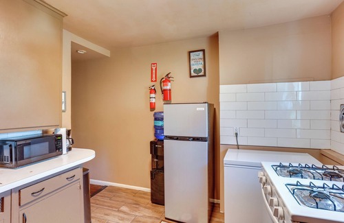 Penbrook Apartamento | HBG Apt ~ 3 Mi to Downtown & River!