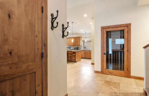 Rancho Bijou Casa | HCH0946 - Angora Retreat home