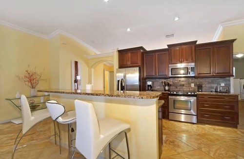 Pelican Villa | Sueño Villa, Sky Bundesliga Live, Pool & Spa, WIFI, Acceso Golfo, Barco, LED 60 "TV