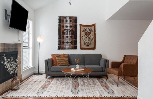 Bouldin Hotel | Heart of Austin Hideaway