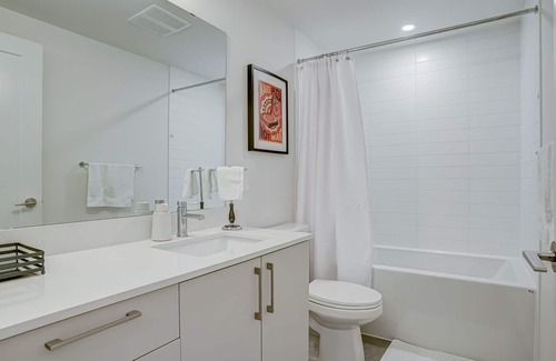 Wellington Place Condominio | Heart of Downtown Toronto.