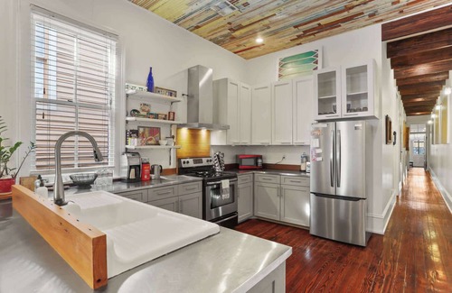 Mid-City Casa | Heart of MidCity ~ StreetCar ~ Backyard ~ 3Bd2Ba