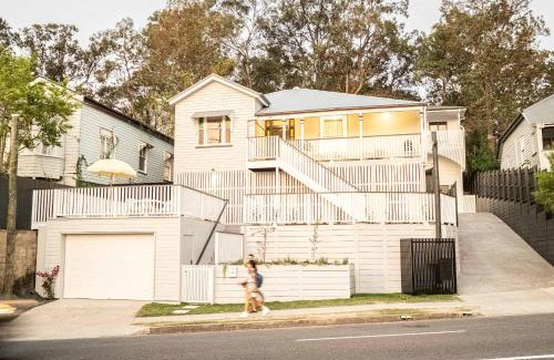 Milton Casa | Heart of Milton 4b2b AC 2Tvs Private Parking walk to Suncorp Stadium