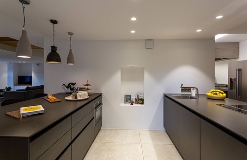 Veyrier-du-Lac Casa | Heart of Mount Veyrier Estate