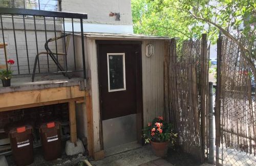 Milton Park Casa | Heart of MTR for Memerable Experiance 2 backyard 7minMetro Fully Renovated & Equipped