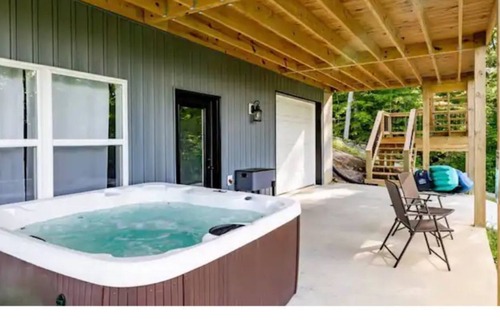 Lindseyville Casa | *Heart of Nolin Lake*Hot Tub*Balcony*Lake Front*