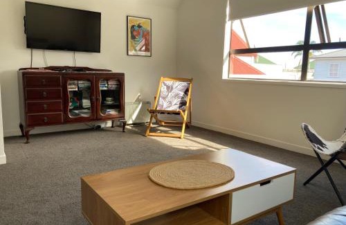 Russell Casa | Heart of Russell Apartment - Russell Apartment