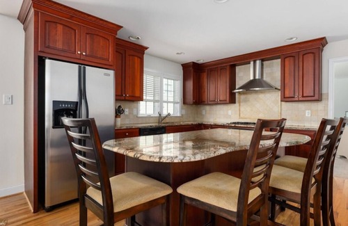 Sea Isle City Casa | Heart of SIC - Oceans views - 2min to the beach - 46th St - Pet Friendly
