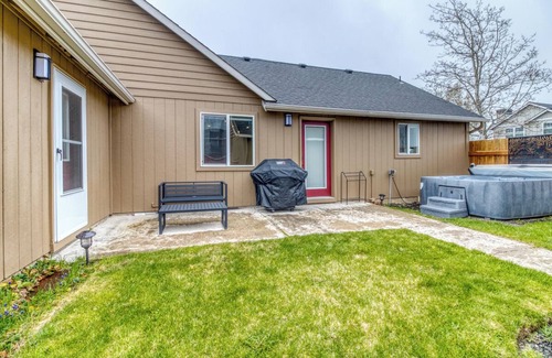 Sisters Casa | Heart of Sisters Suite