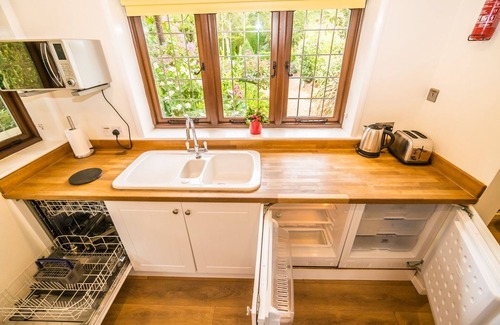 Hastings Cabaña | Piscina cubierta climatizada y jacuzzi, campo casa de vacaciones cerca de la playa y el parque