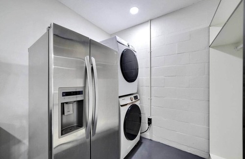 Bearss Plaza Casa | Heated Pool | 85"TV | Mini-Golf | Busch Gardens