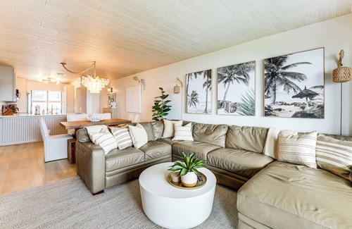 Palma del Mar Condominio | Heated Pool Access: Bayfront Isla Del Sol Condo