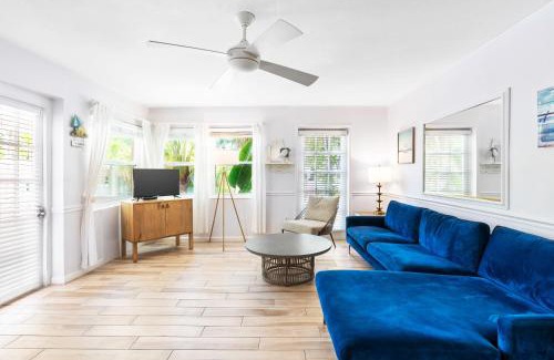 Siesta Key Casa | Heated Pool, Dock, on Lagoon, Turtle Beach 1 mile and Crescent Beach 2 miles, 1bdr