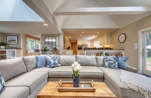 Kennebunkport Casa | Heated Pool! Gorgeous Home and a Short Drive to Downtown Kennebunkport & Beaches
