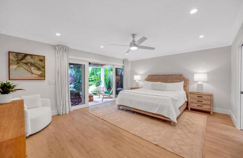 Poinsettia Heights Casa | Heated pool Lush Tropical Surrounding Castaway Key RESlDENCES
