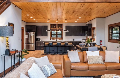 Wears Valley Cabina | Heated Pool | Luxury Cabin | Game Room | Theater