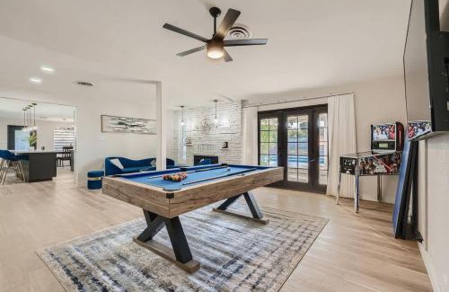 Las Vegas Casa | Heated Pool Modern Ranch Villa 10 Min to Strip