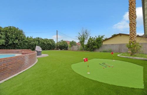 Las Vegas Casa | Heated Pool Modern Ranch Villa 10 Min to Strip