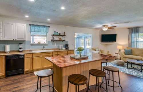 St. Augustine South Casa | Reuniendo Shore, perfecto para familias! PISCINA, conveniente para el centro y la playa, atracciones divertidas GRATIS!