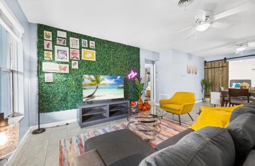 North Corals Apartamento | Heated Pool Retreat 5 Min to Beach!