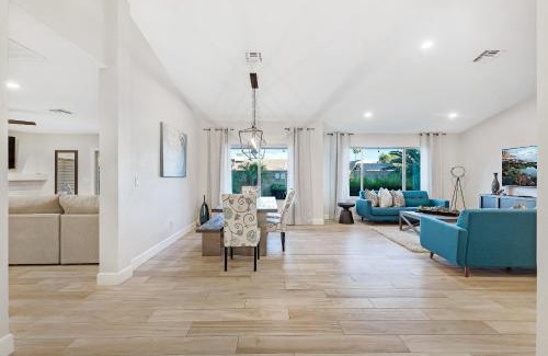 Santiago Casa | Heated Pool, Waterslide, Putting Green