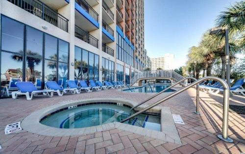 Myrtle Beach Apartamento | Heated Pools, Heated lazy river, 3 hot tubs-Privately owned Oceanfront renovated condo on 12th floor