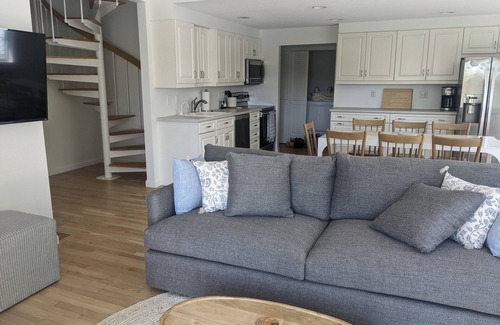 Hyannis Port Cabaña | Heated saltwater pool! Walk to beach! Lakefront!