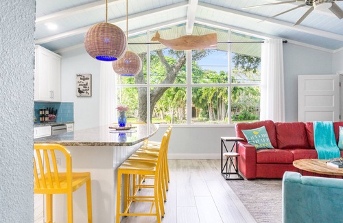 Cocoa Isles Casa | HeatedLargePool~Walk2Beach~FirePit~MiniGolf~2Kings~BeachGear~TikiHut~Bikes~Games