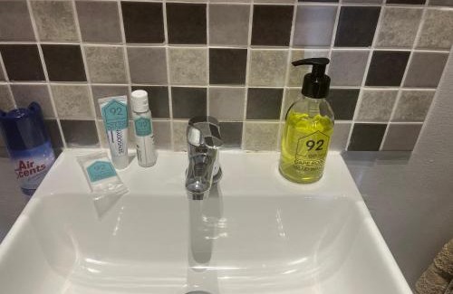 Port Elizabeth Central Apartamento | Heath Villa - private room