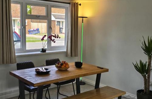 London Borough of Hounslow Casa | Heathrow, Hounslow, Beautiful Modern Home