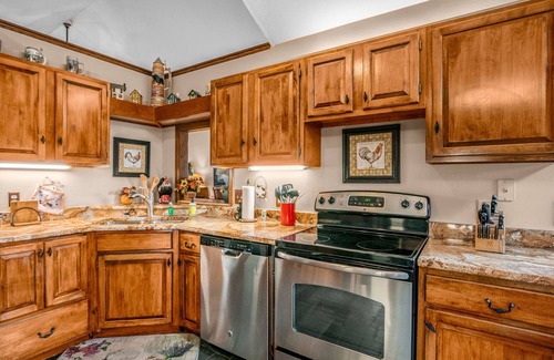 Carriage Hills Casa | Heavenly Pines - Gorgeous Vacation Home - Private Hot Tub - 20-NCD0035