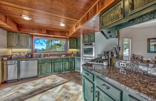 Tahoe Village Casa | ¡Heavenly Ski Lodge con vista al lago - a solo 1 minuto del telesilla!
