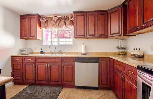 Lake Balboa Casa | Heavenly Staycation in the heart of Los Angeles