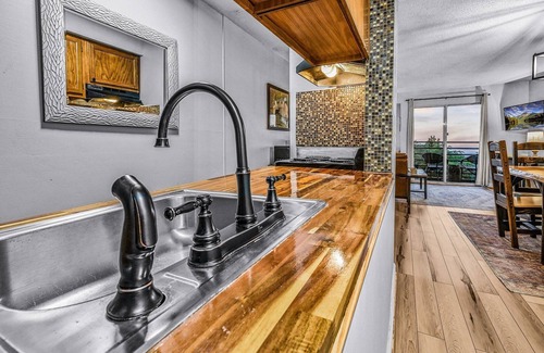 Chalet Village Condominio | Heavenly View 2 Bedroom Condo