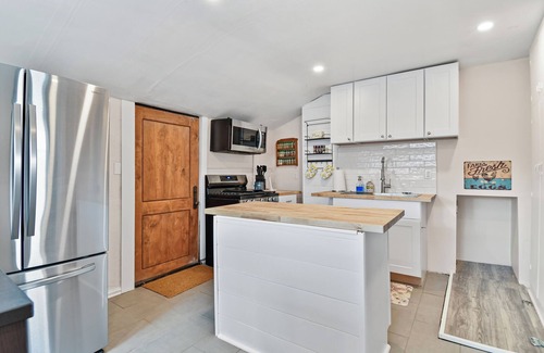 Heber Casa | Heber cutie, pets ok, hot tub, sleeps 5, fire pit