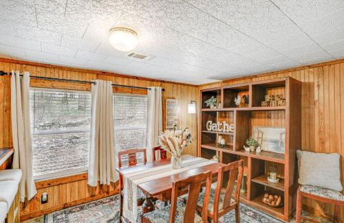 Wilburn Casa | Heber Springs Cabin with Deck 3 Mi to Sugarloaf Mtn