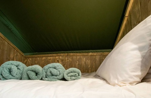 Talybont-on-Usk Casa | Hebog Glamping Lodge