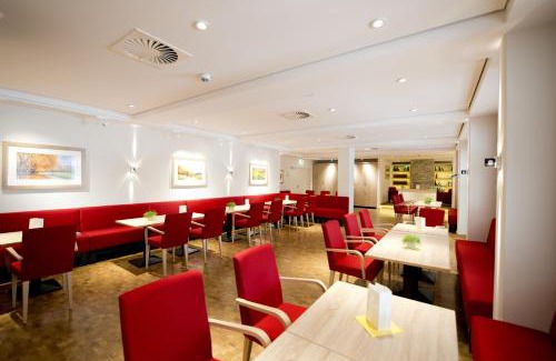 West Hotel | Heinrich Pesch Hotel