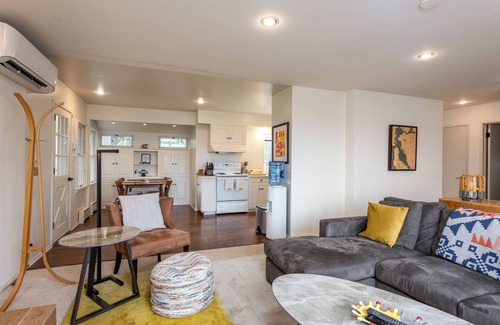 Glen Ellen Casa | heiter house- a kenwood gem, private, hot tub with views, and centrally located