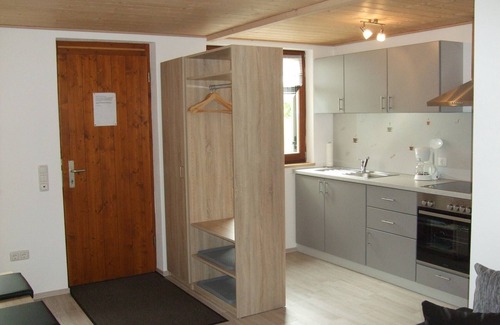 Stadtlauringen Apartamento | Luminoso apartamento (60m²) con terraza y amplio jardín.