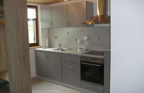 Stadtlauringen Apartamento | Luminoso apartamento (60m²) con terraza y amplio jardín.