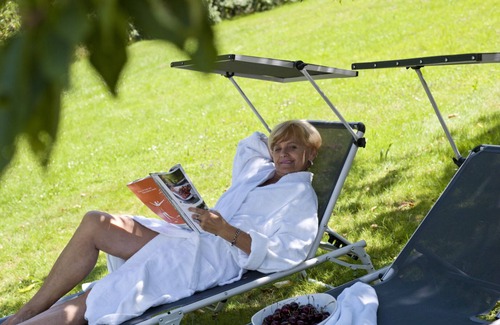 Riedenburg Apartamento | Suite luminosa y acogedora con un gran balcón y conexión inalámbrica a internet.