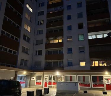 Kaiserslautern Apartamento | Hellenbrand: Stilvolles Apartment über den Dächern