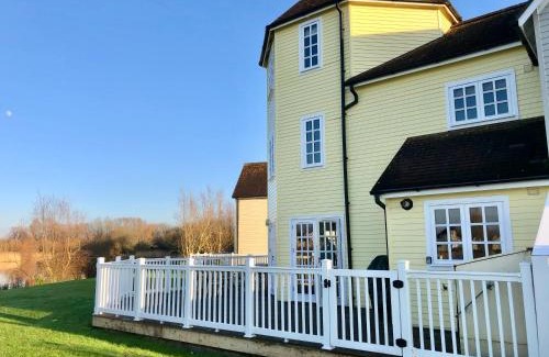 Ampney Crucis Casa | Hello ! and welcome to Solius Lodge