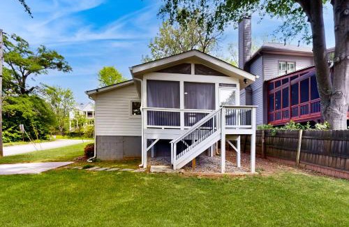 Loring Heights Casa | Hello Sunshine