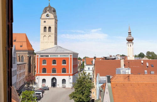 Erding Apartamento | HELLOFLATS: Luxury Penthouse / Balcony / Parking / Center / Therme / MUC Airport